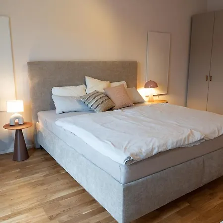 Lejlighed Lovingly Furnished In Center