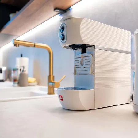 Lovingly Furnished In Center Διαμέρισμα *