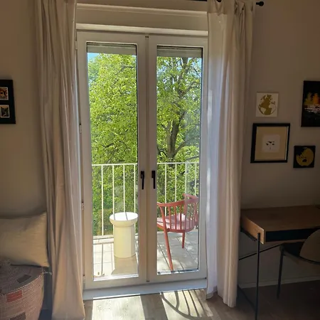 Lovingly Furnished In Center Διαμέρισμα