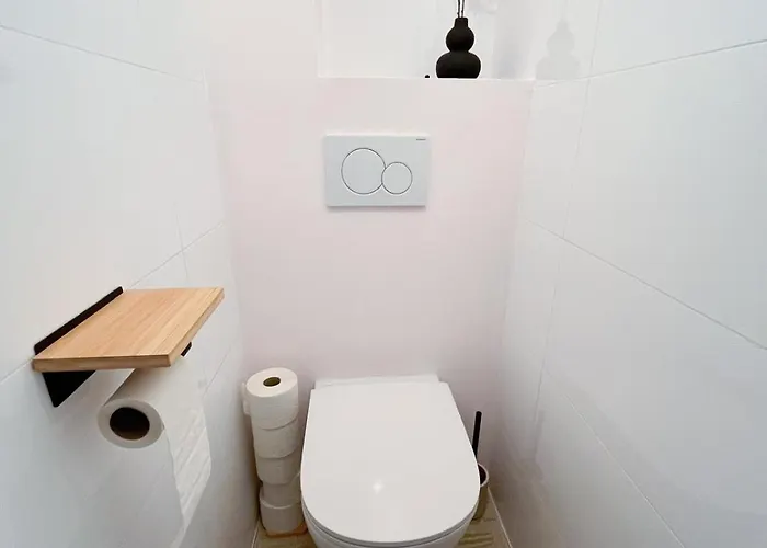 Lovingly Furnished In Center Διαμέρισμα